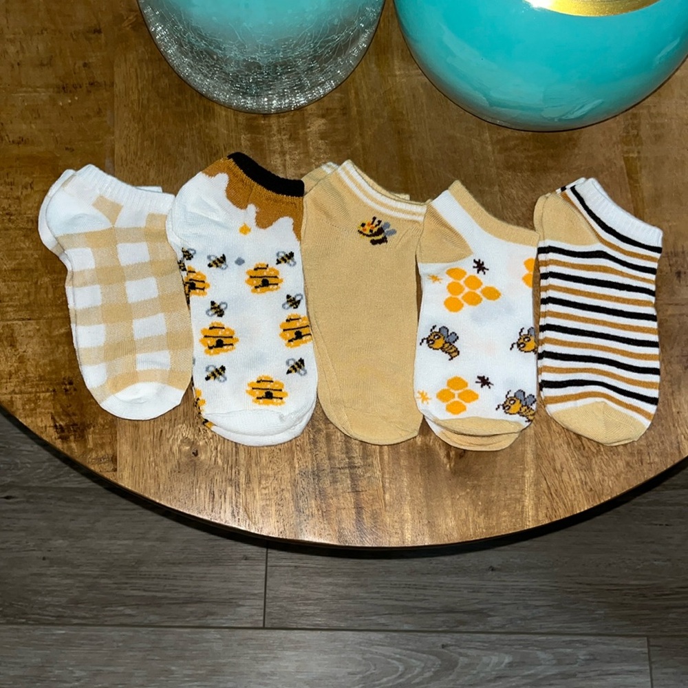 FIVE BUMBLEBEE SOCK BUNDLE, NEW